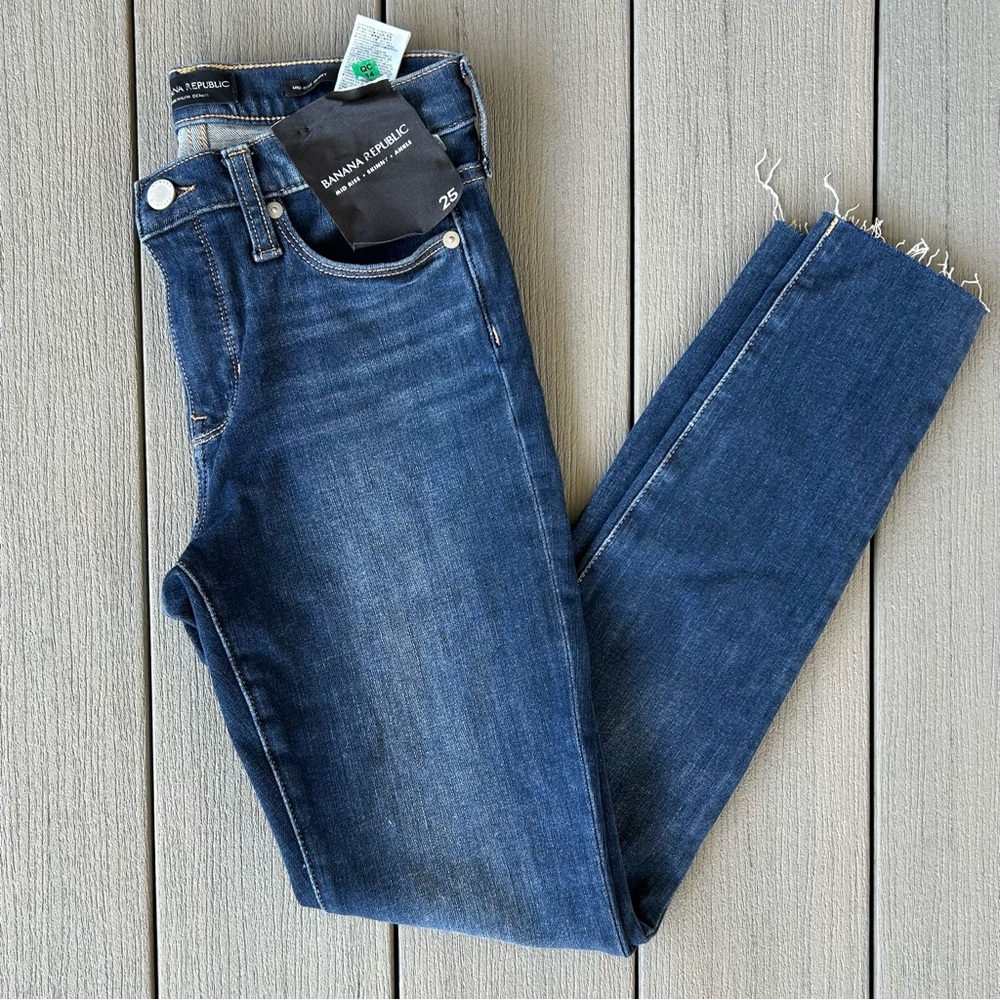 NWT Banana Republic Women's Skinny Jeans - Dark Blue 25